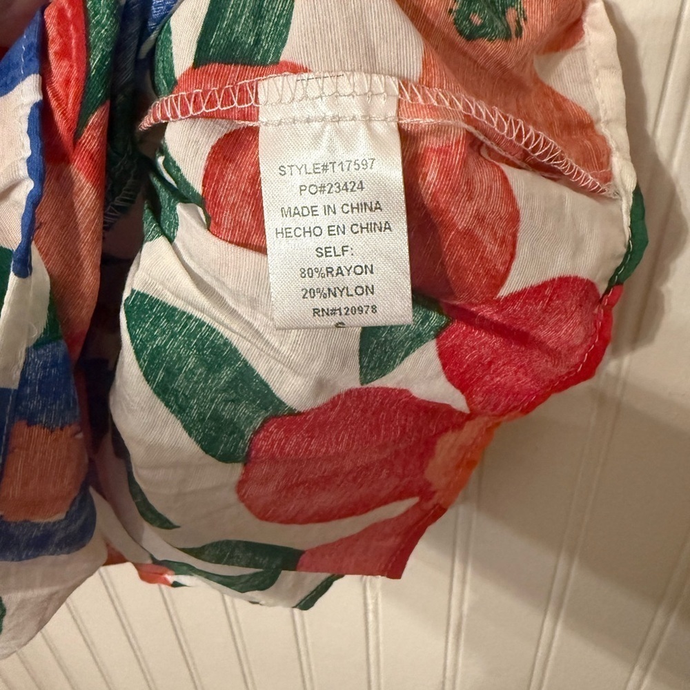 entro Floral Ruffle V-Neck Blouse in White, Red, Orange, Blue, Green - Picture 3 of 5